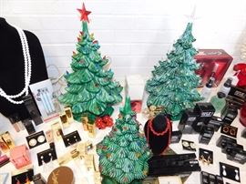 Living Estate of Dr. Mary Susan Oliver
All items have been moved to this warehouse for security and owners piece of mind all items are clearly marked and ready to be sold, do not miss this one with designer labels and designer cosmetics at prices anyone can afford!
3097 Broadway, Macon GA 31206
***JUST SOUTH OF EISENHOWER PARKWAY***
Preview and First Purchases on:
Wednesday October 26, 2016 (4PM to 8PM)
Thursday October 27, 2016 (10AM to 6PM)
Friday October 28, 2016 (10AM to 6PM)
Saturday October 29, 2016 (9AM to 5PM)
Sunday October 30, 2016 (10AM to 5PM)
Two Southern Peaches Pickin’ in the South with Two Yankee Boys just Diggin’ it out.
Beverly 478-957-1717 Susan 478-284-9402 Paul 478-262-6896 Rodney 478-250-2759