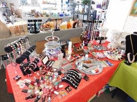 Living Estate of Dr. Mary Susan Oliver
All items have been moved to this warehouse for security and owners piece of mind all items are clearly marked and ready to be sold, do not miss this one with designer labels and designer cosmetics at prices anyone can afford!
3097 Broadway, Macon GA 31206
***JUST SOUTH OF EISENHOWER PARKWAY***
Preview and First Purchases on:
Wednesday October 26, 2016 (4PM to 8PM)
Thursday October 27, 2016 (10AM to 6PM)
Friday October 28, 2016 (10AM to 6PM)
Saturday October 29, 2016 (9AM to 5PM)
Sunday October 30, 2016 (10AM to 5PM)
Two Southern Peaches Pickin’ in the South with Two Yankee Boys just Diggin’ it out.
Beverly 478-957-1717 Susan 478-284-9402 Paul 478-262-6896 Rodney 478-250-2759