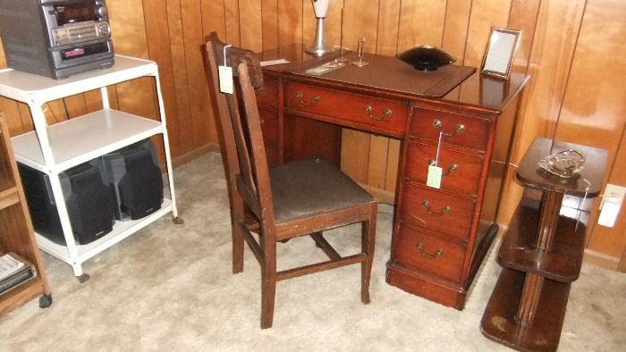 Mahog Knee Hold Desk/Sewing Machine