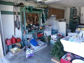 LAWN AND HAND TOOLS, STORAGE CONTAINERS