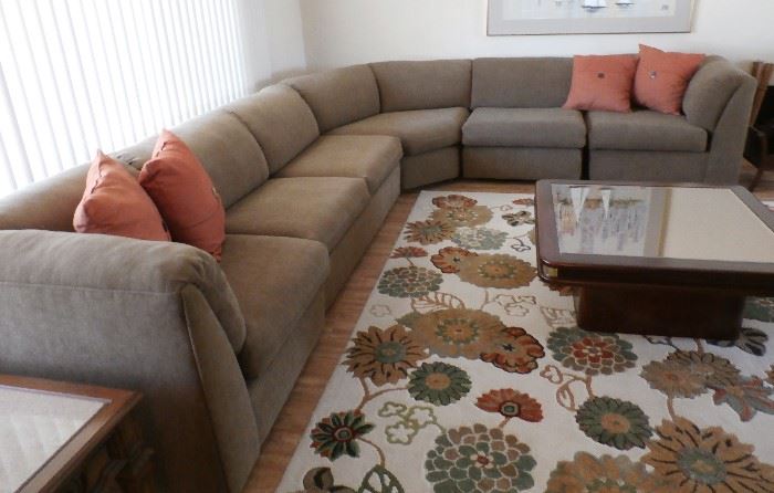 SECTIONAL SOFA WITH SLEEPER SECTION - EXCELLENT CONDITION