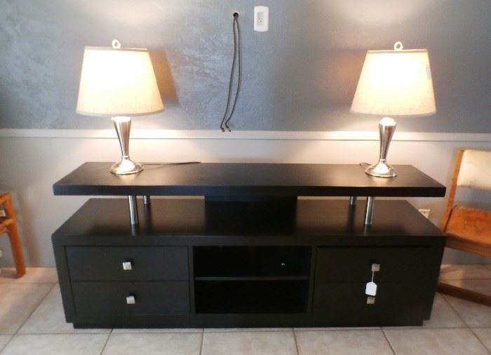 TV STAND WITH GOOD STORAGE