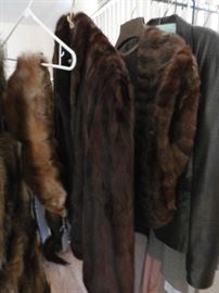 SEVERAL VINTAGE FURS AND LEATHER