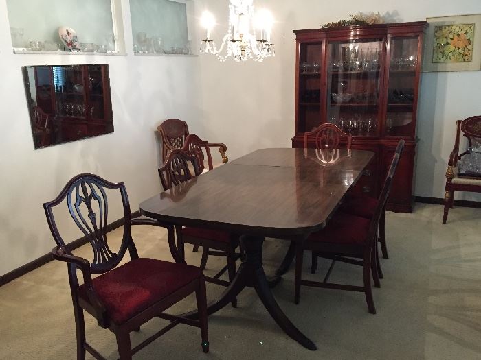 Dining room table, 1 leaf, 6 chairs, China cabinet