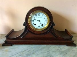 Hess & Culbertson Jewelry Co. Mantle Clock