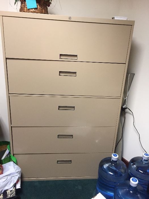 Five drawer metal file cabinet $100.00 **BUY IT NOW PAYPAL**LOT#807