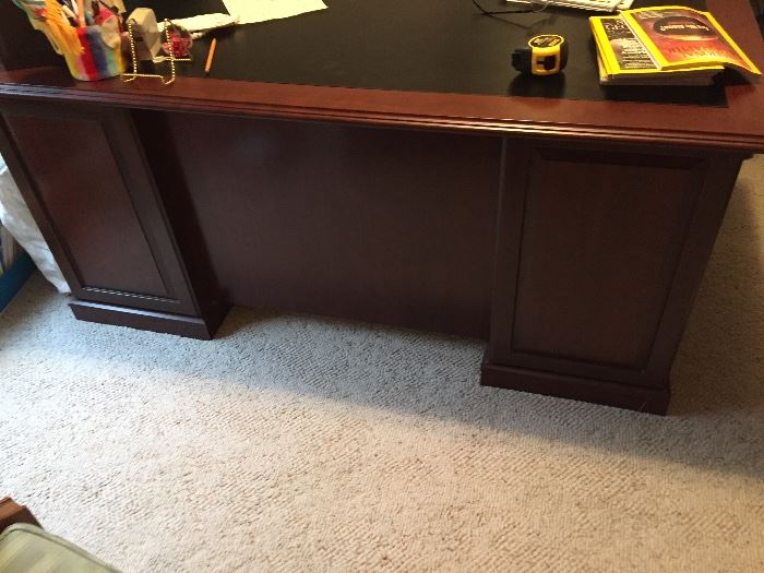 Cherry wood office desk with black inlay top Like New $350.00 **BUY IT NOW PAYPAL**LOT#815