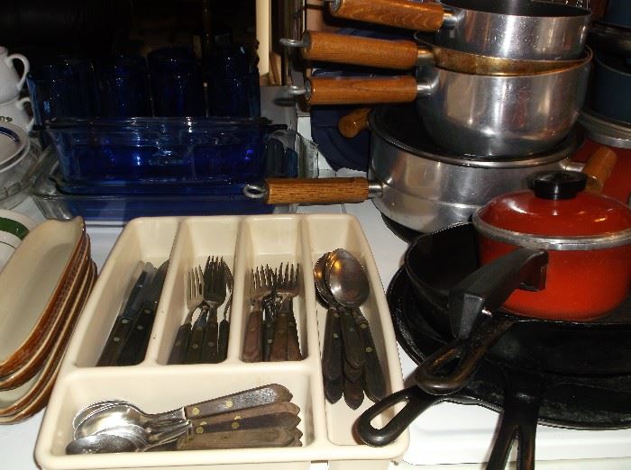 Wooden handle flatware