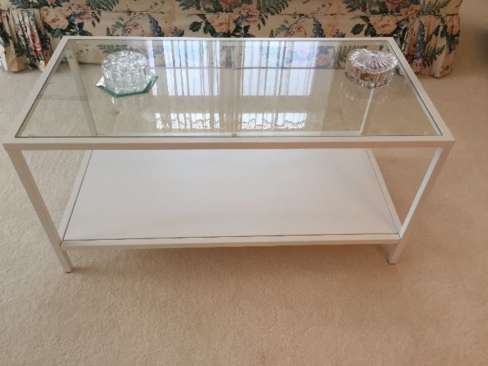  Cocktail table  $25.** BUY IT NOW PAYPAL** LOT#