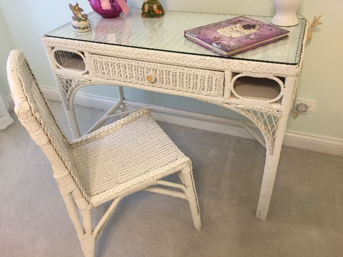 Sold----Wicker desk with chair $45.00 **BUY IT NOW PAYPAL** LOT#