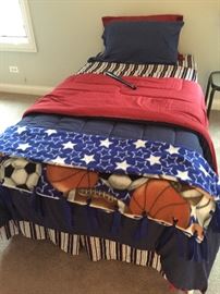 Twin bedding set $30.00 **BUY IT NOW PAYPAL** LOT#