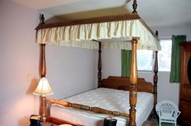 Pennsylvania House Poster Bed with Canopy