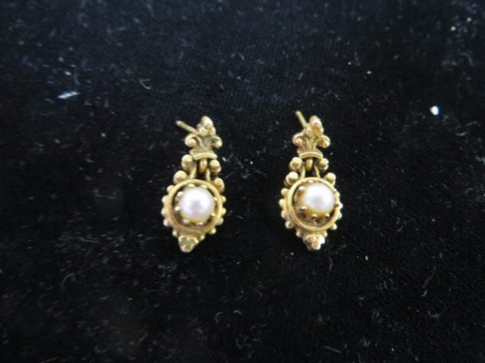 Antique pearl and gold earrings