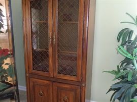 Bookcase/cabinet