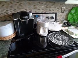 Keurig coffee maker & other kitchen items