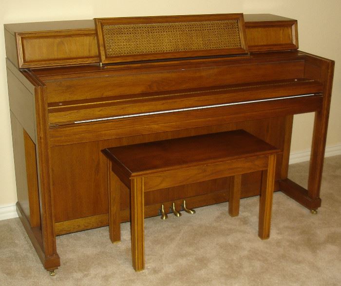 Story & Clark Model 63 Console Piano