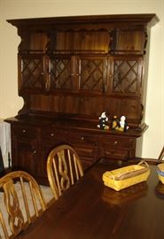 Ethan Allen china cabinet/hutch
