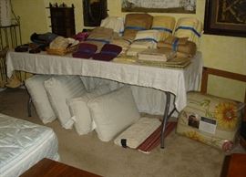 Queen & full bed linens