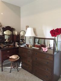 dresser & mirror