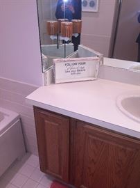 BATHROOM DECOR' AND ACCESSORIES