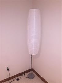 WHITE FLOOR LAMP