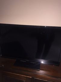 INSIGNIA 32" LCD TV
