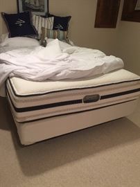 SIMMONS BEAUTYREST FULL SIZE MATTRESS AND BEDFRAME