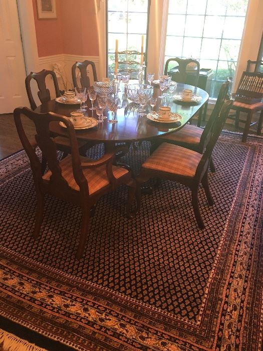 HENKEL HARRIS Virginia Galleries Mahogany Dining Room Table w/4 Leaves, 8 Chairs (2 Arm & 6 Side Chairs)