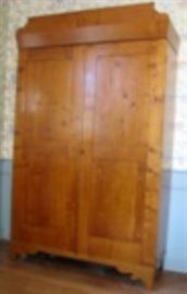 Rare 1830s Tiger Maple Wardrobe 