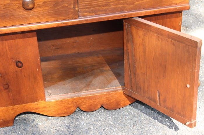 Antique Commode

Overall good condition. Measures 30 1/4"t x 30"w x 17 1/2"d. Pine. Light. Fine craftsmanship. Top opens, one drawer, and one lower cabinet door.