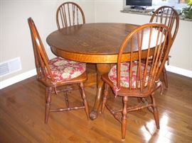 Solid oak kitchen/dining table and 4 chairs