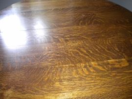 Solid oak kitchen/dining table and 4 chairs