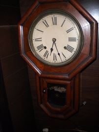 Regulator wall clock