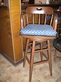 Swivel bar stool