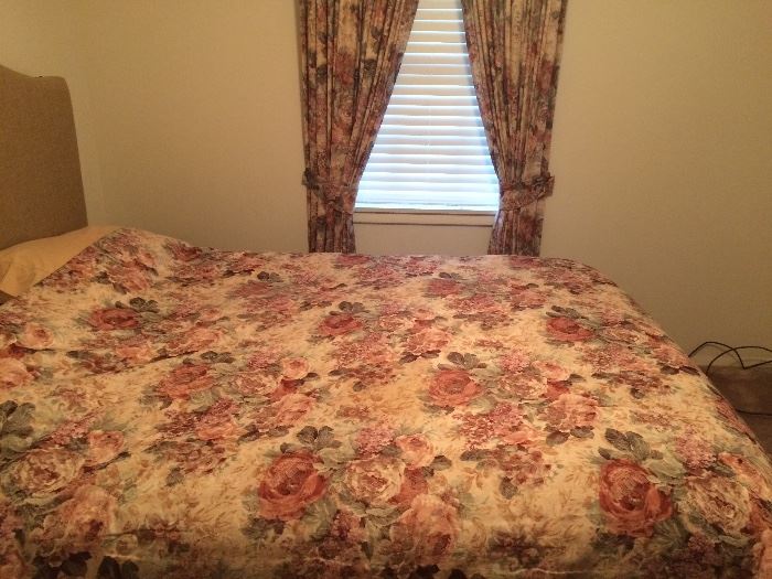 Queen Floral Comforter with Matching Curtains
