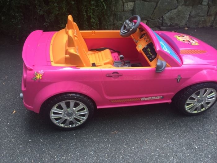 Barbie dream car - battery operated.. LOW mileage!