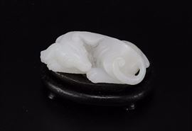 Lot 272 -White Jade Dog, Qing Dynasty