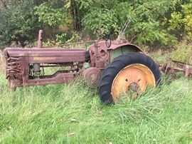 VINATGE TRACTOR