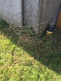 LARGE METAL WIRE BASKETS