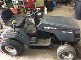 CRAFTSMAN RIDING LAWN MOWER