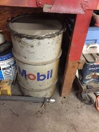 16 GALLON MOBIL OIL STEEL DRUM