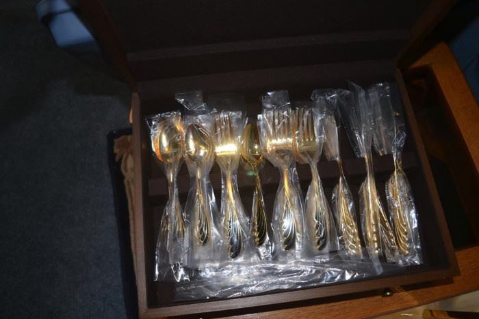 Matching silverware to the black china