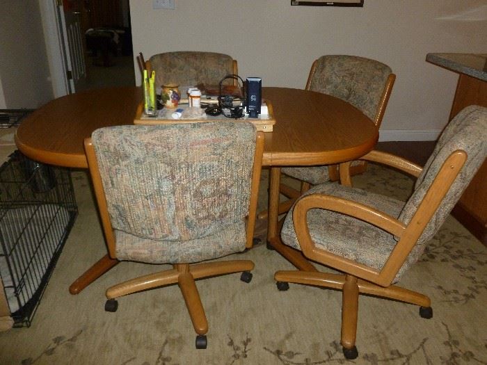 Super kitchen table & chairs