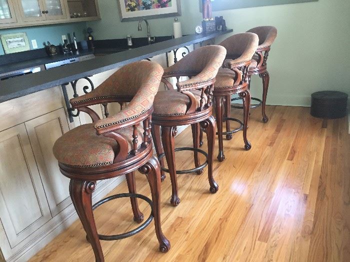 Parker Southern - Set of 4 bar stools- excellent condition. Swivel. Very comfortable!
