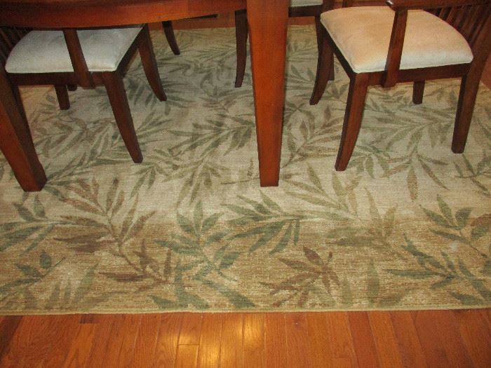 Area rug w/brown & green leaves 92x106