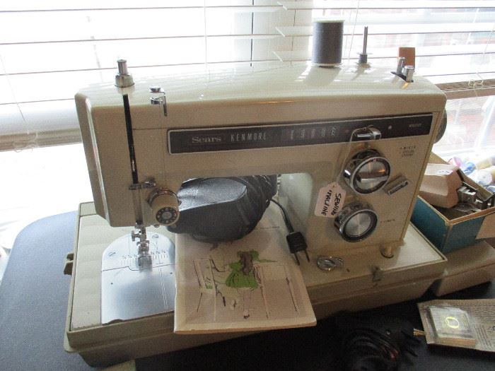 Sears Kenmore portable sewing machine w/case