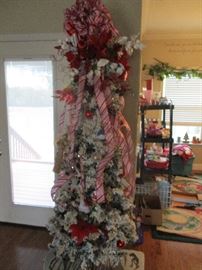 Flocked & decorated Christmas tree