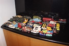 Lot vintage cars / trucks