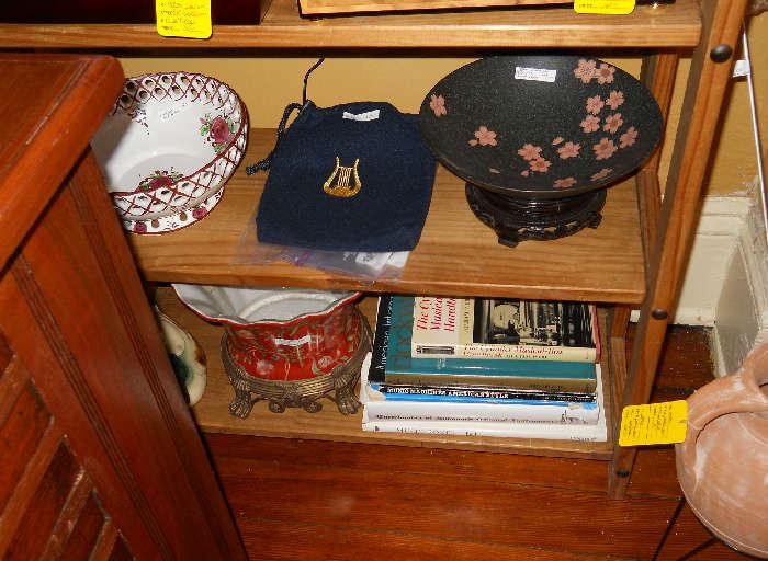 decorative items, books, extra disks for music box