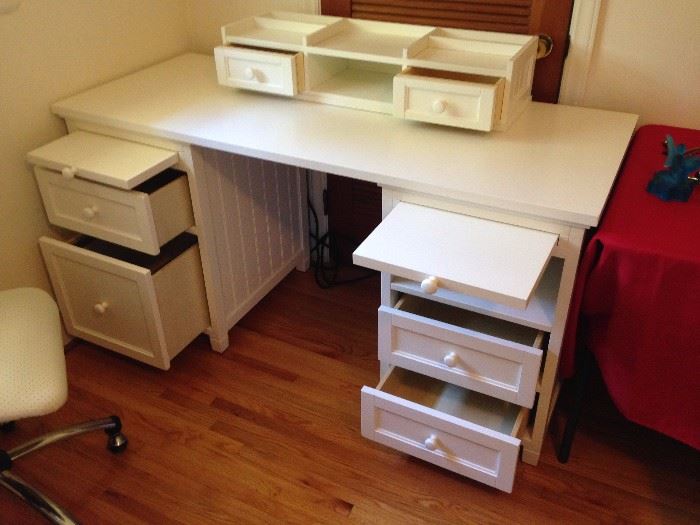 White Painted Six-Drawer Desk - Detail